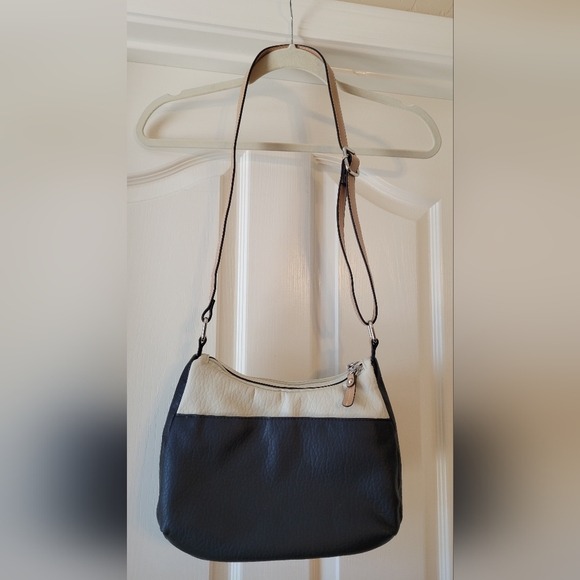 GIANI BERNINI Pebble Hobo Black Vachetta - Picture 3 of 4